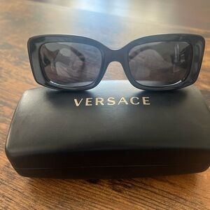 Versace vintage logo sunglasses black frame/grey lenses  VE4377 with case